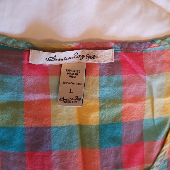 Sleeveless Plaid Summer Top - Picture 2 of 2